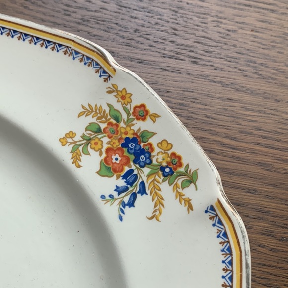 JOHN MADDOCK & SONS - Royal Ivory - Royal Cameronian Rego Shape Serving Platter - Picture 5 of 10